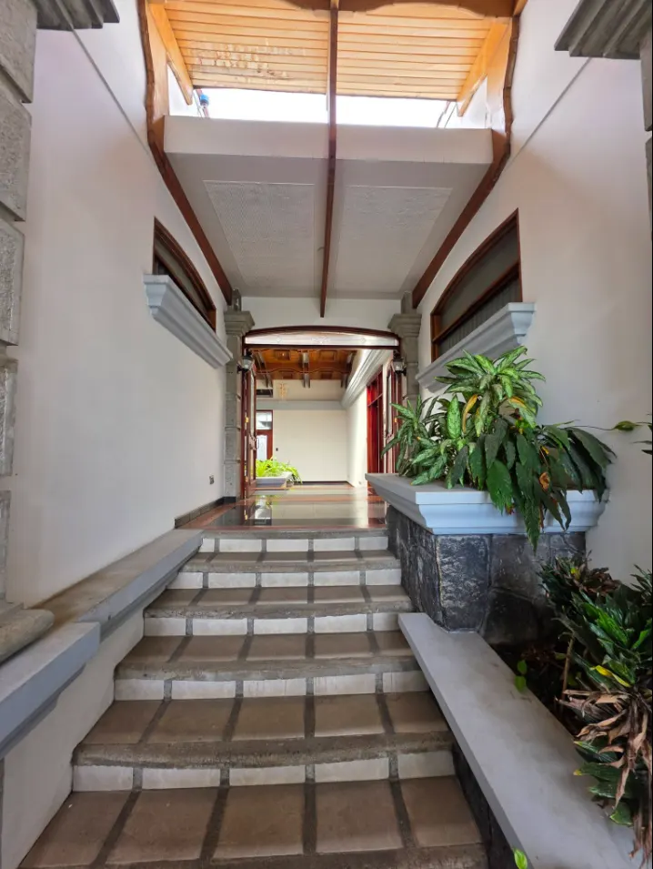 Casa de 3 Dormitorios en Trejos Montealegre — 2 Suites con Jacuzzi — foto 1