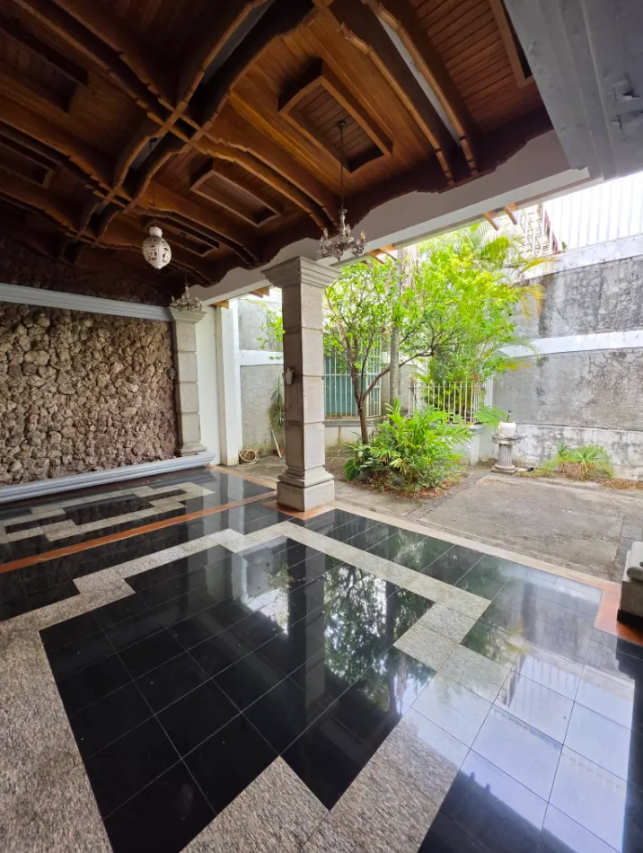 Casa de 3 Dormitorios en Trejos Montealegre — 2 Suites con Jacuzzi — foto 2