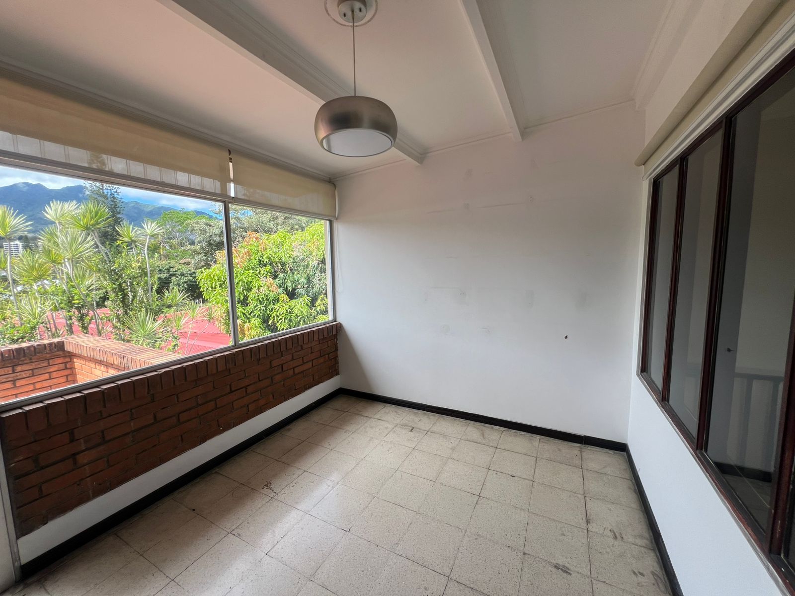 Área de estudio o lectura en casa de lujo en venta San Rafael de Escazú