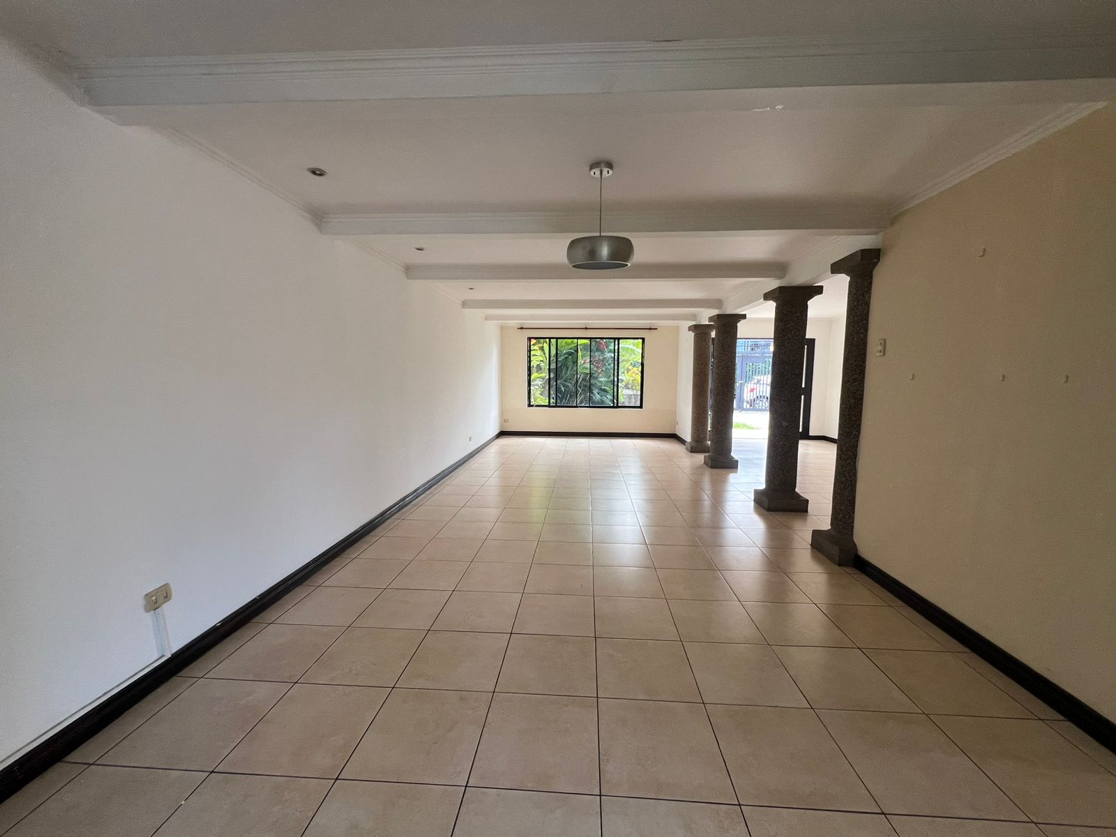 Sala comedor amplia en casa de lujo en venta San Rafael de Escazú, Costa Rica
