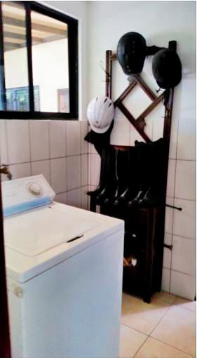 Cuarto de lavado en casa independiente en venta San Rafael de Escazú